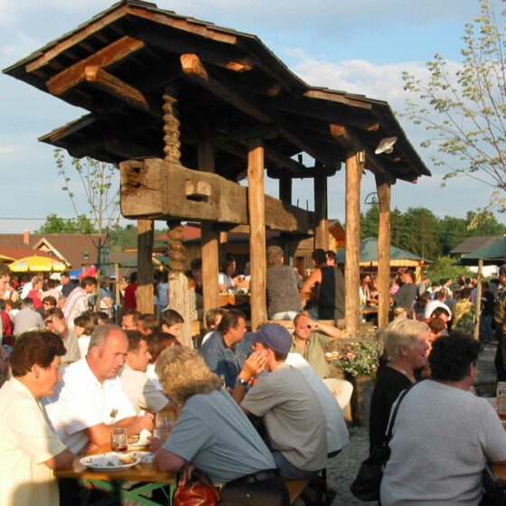 Weinpresse am Schratl-Platz